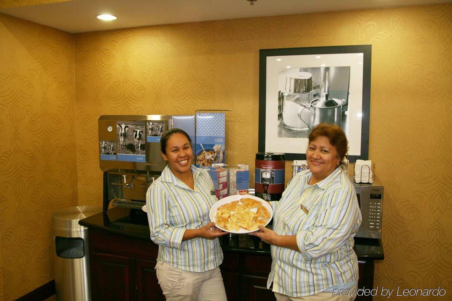 Hampton Inn & Suites Austin South Buda Restaurant photo